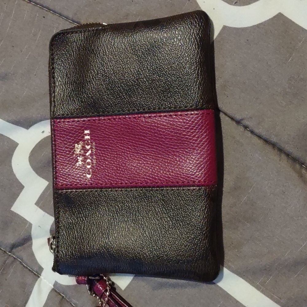 Signature Authentic Coach Leather Wristlet in Wine Color